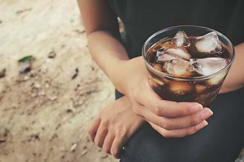 The health risks and dangers of drinking regular and diet soda